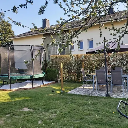 Idylle Mit Ueberdachter Terrasse